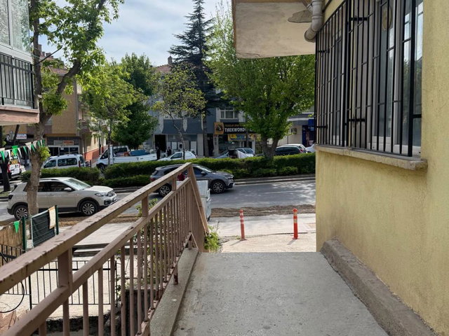 ETLIK AYVALI CADDESI ÜZERINDE | TADILATLI, MASRAFSIZ, MERKEZI KONUMDA 3+1 SATILIK DAIRE