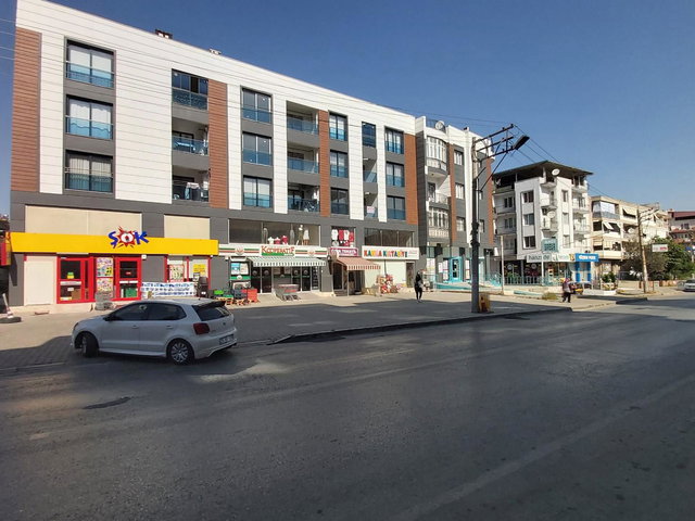 BORNOVA YEŞILOVA SATILIK 3+1 DAIRE SERDAR YAKIN REMAX JOLLY
