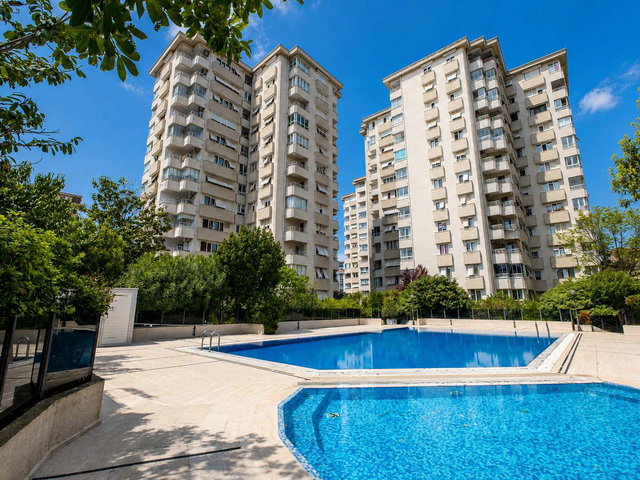 DEMİRLİ NEZİRAĞA SİTESİ'NDE GENİŞ M2'Lİ KİRALIK 3+1 DAİRE
