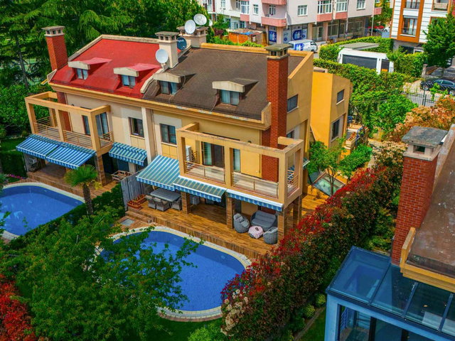 SİNPAŞ AQUA MANORS'TA 800 M2 BAHÇELİ ÖZEL HAVUZLU GRAND TİP VİLLA