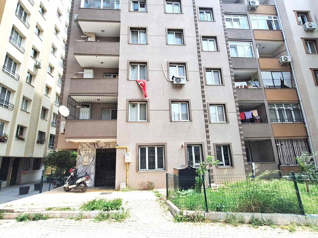 BUCA YILDIZ METRO DURAĞI YANI SATILIK 3+1 DAİRE