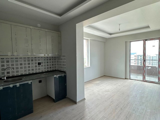 REMAX ARTIS'DEN KOMBINA CADDESINDE KIRALIK 1+1 DAIRE