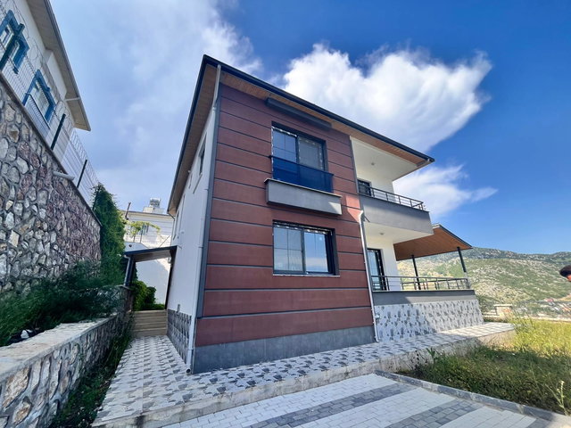REMAX RİNA'DAN TOROSLAR BEKİRALANI YAYLASINDA 5+1 ÖZEL VİLLA