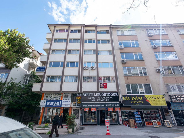 1+1 KOMBİLİ,ARA KAT,ÖN CEPHE,KIZILAY YEŞİLIRMAK CADDE ,OTOPARKLI,YATIRIMA UYGUN SATILIK OFIS
