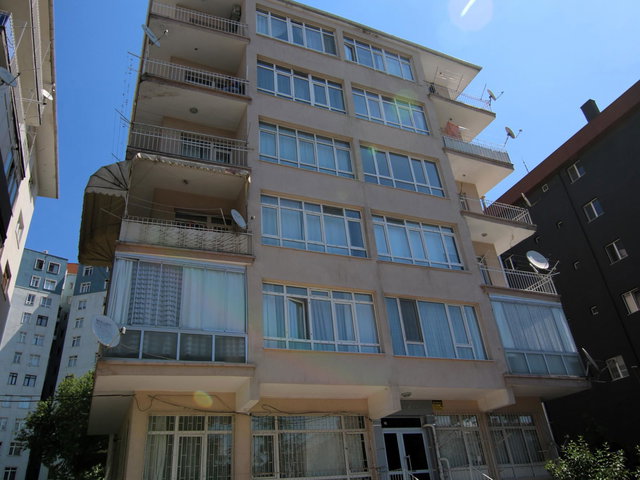 YENİMAHALLE DEMETEVLER HASTANE METRO DURAĞI KİRALIK BOŞ 3+1DAİRE