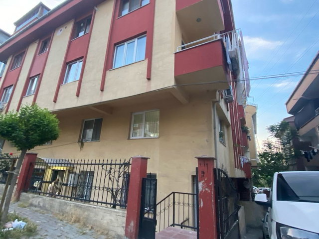 KÜÇÜKÇEKMECE SEFAKÖY INÖNÜ MAHALLESI 2+1 80 M²SATILIK DAIRE