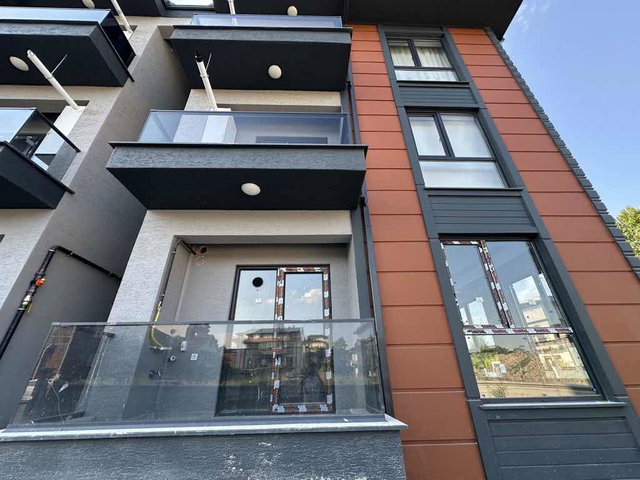 ŞEHIR MERKEZINDE ASANSÖRLÜ SATILIK 2 + 1 DAIRE