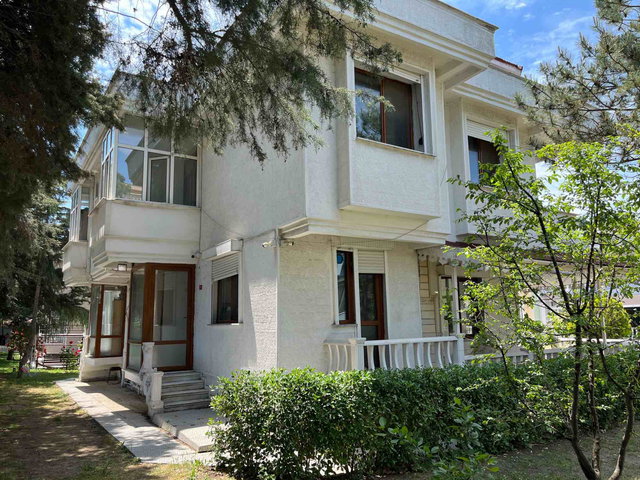 RE/MAX MAHAL'DEN KALE KONAKLARI SİTESİNDE KİRALIK TRİPLEX VİLLA