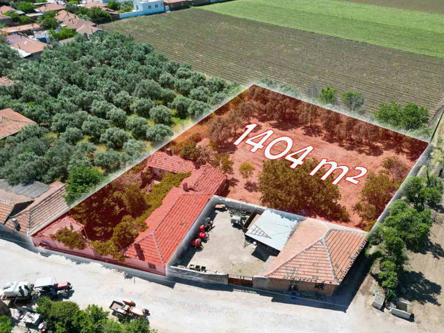 BERGAMA BÖLCEK MAHALLESİ'NDE GENİŞ BAHÇELİ MÜSTAKİL KÖY EVİ