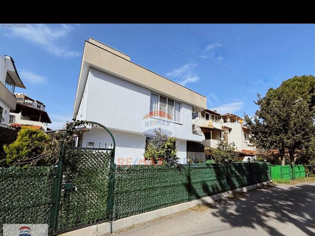 REMAX PARS'TAN KARGIPINARIN'DA DENİZE 500 METRE BAHÇELİ VİLLA