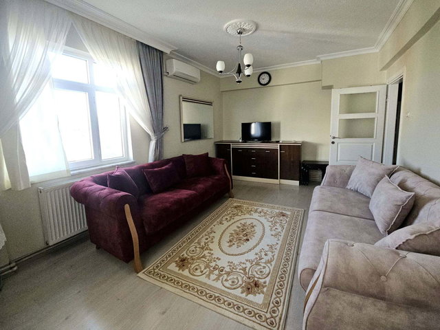 KÖRFEZ ATALAR'DA TÜRK KAHVESI'NE 200 METRE MESAFEDE SATILIK 2+1  DAIRE