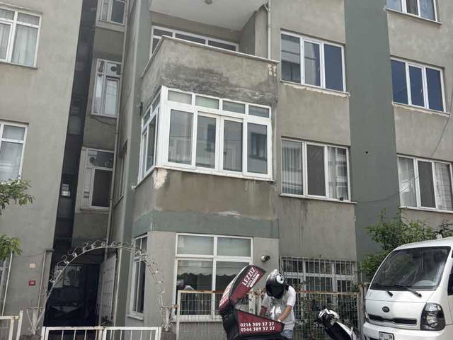 KARTAL KARLIKTEPE MAHALLESİ TÜM ULAŞIMA YAKIN 2+1 BAKIMLI DAİRE