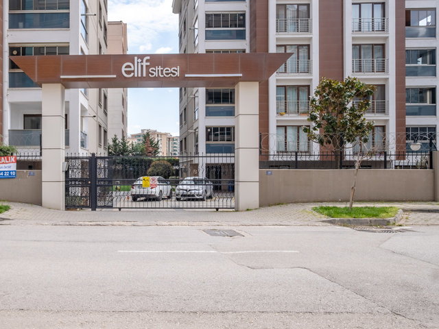 REMAX ADVANTAGEDEN 23 NİSANDA SİTE İÇİ 1+1 SATILIK DAİRE