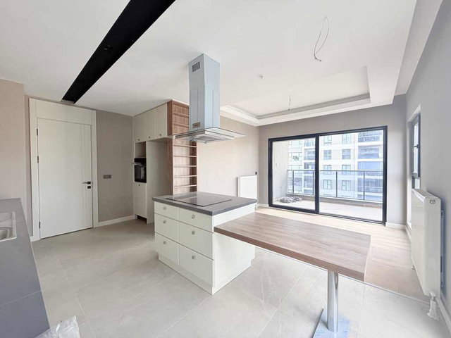 OVACIĞIN EN GENİŞ PEYZAJLI SİTESİNDE HAVUZLU 4+1 200 M2 SATILIK