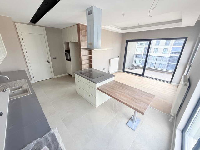 OVACIĞIN EN GENİŞ PEYZAJLI SİTESİNDE HAVUZLU 4+1 200 M2 SATILIK
