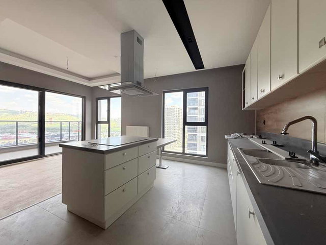 OVACIĞIN EN GENİŞ PEYZAJLI SİTESİNDE HAVUZLU 4+1 200 M2 SATILIK