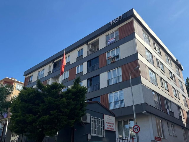 CANSET ATICI'DAN VALIDE-I ATIK'TE YENI BINA'DA,KAPALI OTOPARKLI