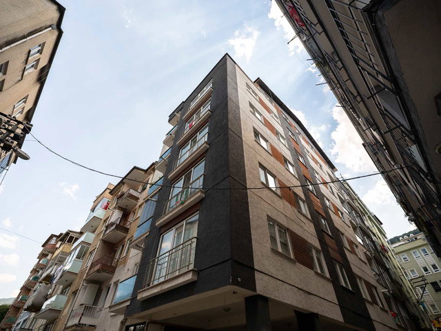 REMAX BEYAZ KARAAĞAÇ MAHALLESI SATILIK 2+1 ARA KAT DAIRE