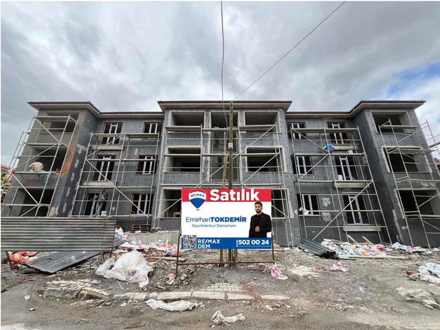 REMAX DEM'DEN İNÖNÜ MAH. ARA KAT 3+1 SATILIK 152 M2 LÜKS DAİRE