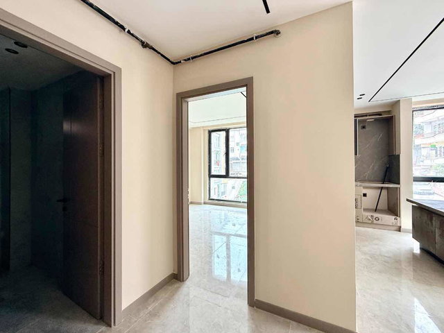 DURUŞEHİR'DE SIFIRI OTURUMA HAZIR LÜKS 1+1 GENİŞ DAİRE