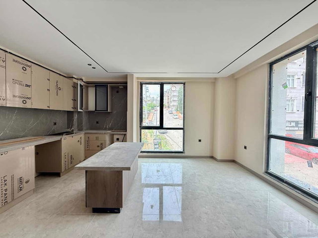 DURUŞEHİR'DE SIFIRI OTURUMA HAZIR LÜKS 1+1 GENİŞ DAİRE
