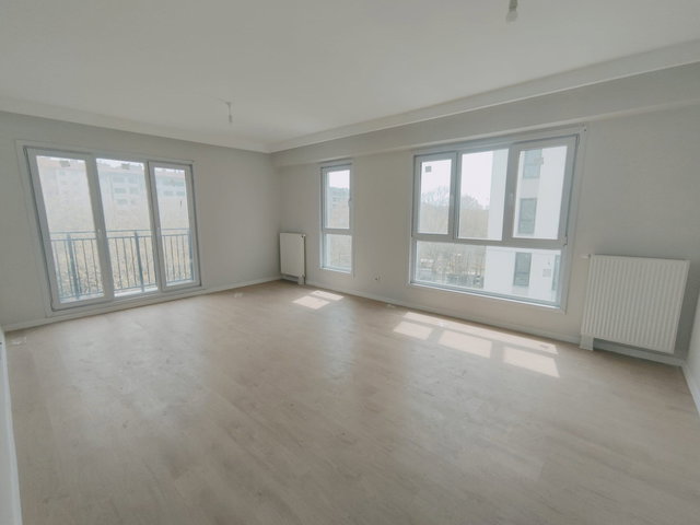 KİPTAŞ KIRLANGIÇ EVLERİN'DE SATILIK BÜYÜK TİP 3+1 ARA KAT DAIRE