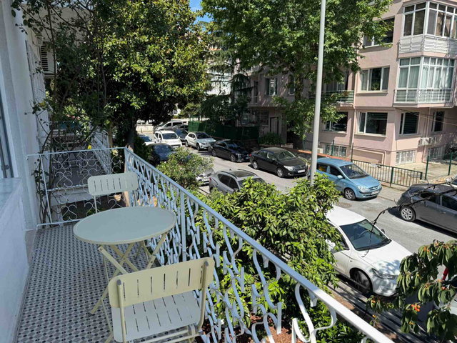 ETILER ÇAMLIKTA IÇI YENI LÜKS BEYAZ EŞYALI BALKONLU MOBILYALI VEYA BOŞ