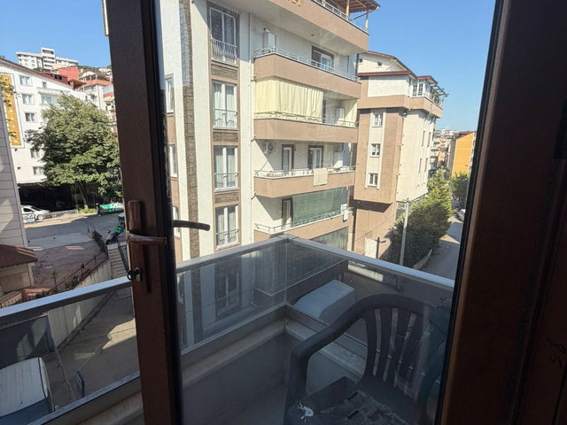 KOCAELI IZMIT KOZLUK MAH E5 E CEPHE KIRALIK 2+1 DAIRE