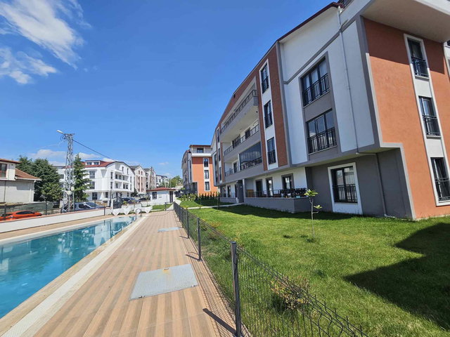 BAŞISKELE YEŞILYURTTA SITE IÇI HAVUZLU 2+1 SATILIK DUBLEKS DAIRE