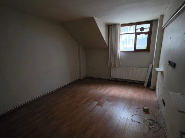 KADIKÖY HASANPAŞA DA BEKARA ÖĞRENCİYE UYGUN 2+1 KOMBİLİ KİRALIK DAİRE