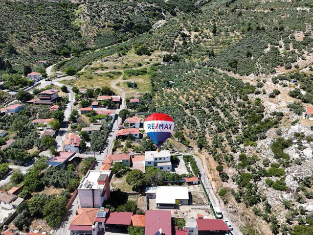 GÜLLÜBAHÇE’DE SATILIK 4+1 MÜSTAKİL EV
