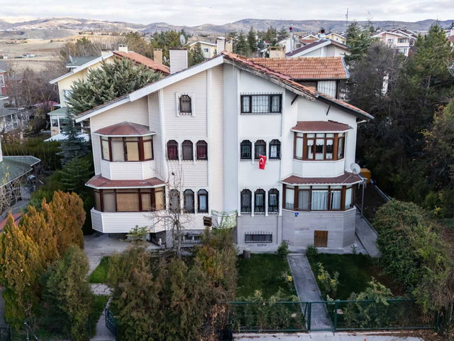 GÖLBAŞI'NIN EN GÜZEL SITESLERIN'DEN TRT HABERCILER SITESIN'DE SATILIK  TRIBLEKS VILLA