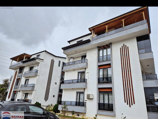 KARTEPE'DE MANZARALI, SİTE İÇİNDE 4+1 ÇATI DUBLEKS DAİRE