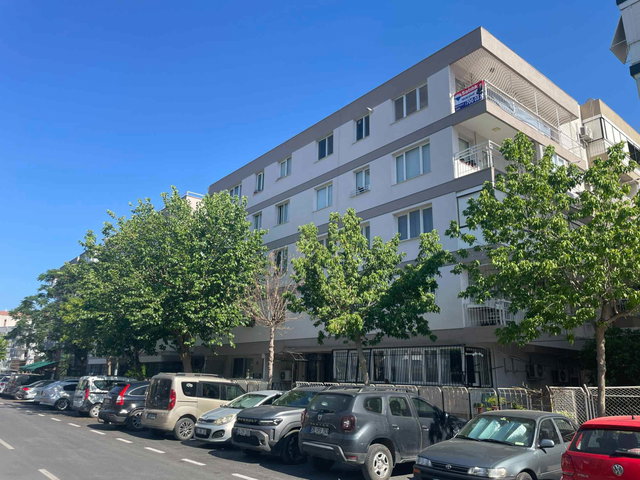 KARŞIYAKA BAHÇELİEVLER CADDE ÜZERİNDE SATILIK 3+1 DAİRE