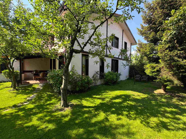 REMAX KLAS FATİH ÇAKAR’DAN KIRKPINAR’DA SATILIK BAHÇELİ VİLLA…