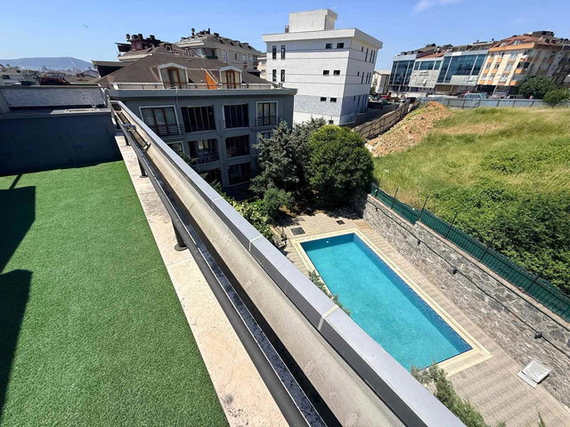 ÇEKMEKÖY MERKEZ MAHALLESI 3000A SITESI 5+1 ÇATI DUBLEKSI