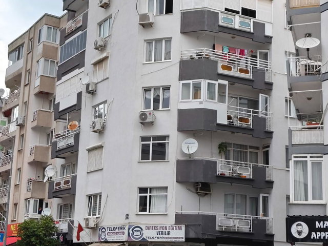 BALÇOVA SAKARYA CADDESİNDE DENİZ VE ŞEHİR MANZARALI 2+1 SATILIK DAİRE