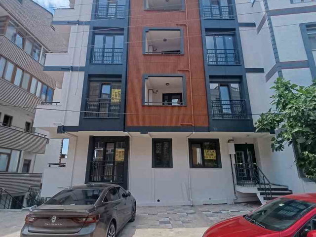 ÇAYIROVA ÖZGÜRLÜK MAHALLESİ SATILIK 2+1 DAİRE