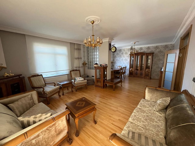 ÇAYIROVA YENİMAHALLE GAZİLER CADDESİ ÜZERİ 4+2 ARA DUBLEKS DAİRE