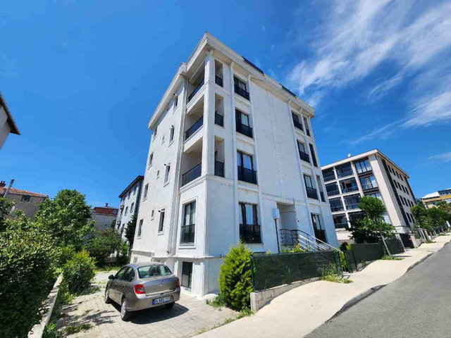 BÜYÜKÇEKMECE MURATÇEŞMEDE SATILIK 2+1 ARA KAT DAİRE