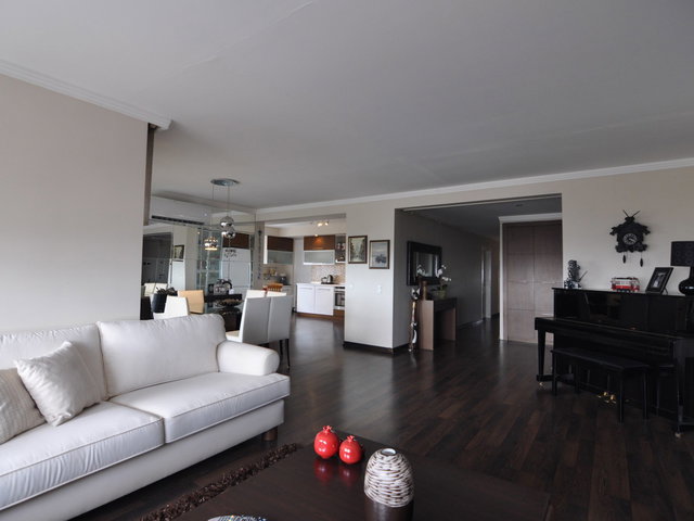 GÜRSU MAHALLESI'NDE DENIZ MANZARALI, SITE İÇERISINDE 3+1 DAIRE