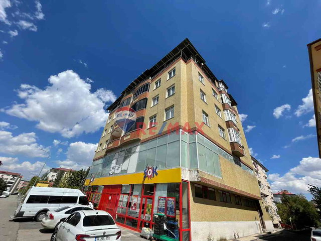 RE/MAX LACIVERT'TEN SATILIK LÜKS 3,5+1 TERASLI DAIRE