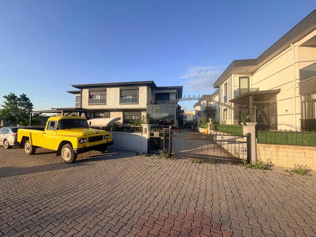 YENIKÖY'DE ÖZEL LOKASYONDA MÜSTAKIL TADINDA VILLA REMAX ÇAKRA