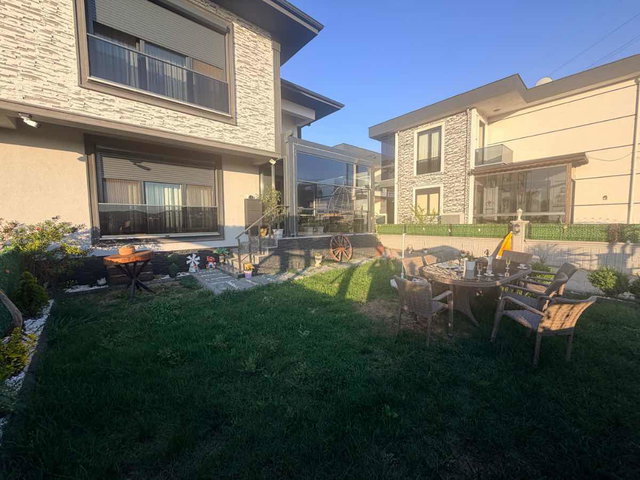 YENIKÖY'DE ÖZEL LOKASYONDA MÜSTAKIL TADINDA VILLA REMAX ÇAKRA