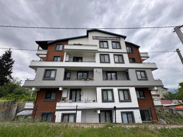 ŞIRINKÖY'DE BAHÇE KULLANIM ALANLI BAHÇE DUBLEKS REMAX ÇAKRA