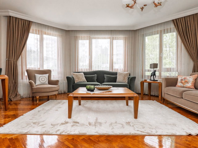 ÇANKAYA BİRLİK MAHALLESİ'NDE DOĞA MANZARALI BAKIMLI 4+1 GENİŞ SATILIK DAİRE