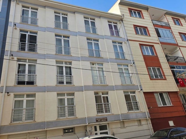 RE/MAX MOD'DAN FATİH MAH.UÇAR SOKAKTA KİRALIK 2+1 ARAKAT DAİRE.