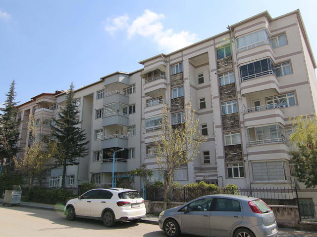 ANKARA YENİMAHALLE SERHAT MAHALLESİ KİRALIK 3+1 BOŞ DAİRE