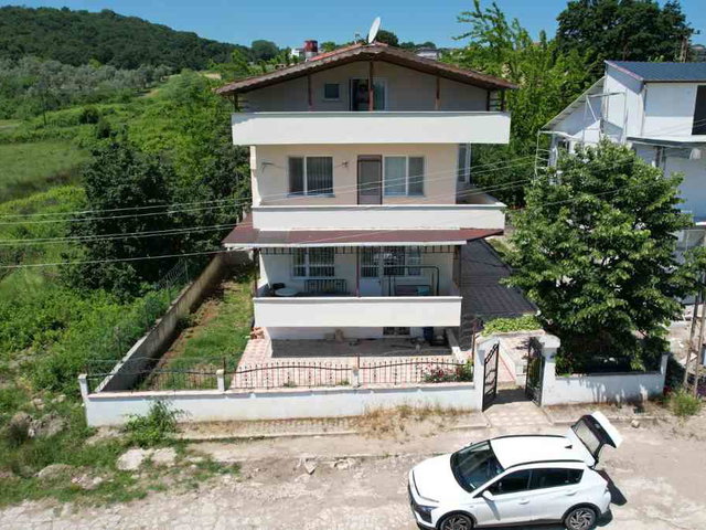 YALOVA TERMAL AKKÖYDE DOĞA İÇINDE SATILIK TAM MÜSTAKIL VILLA