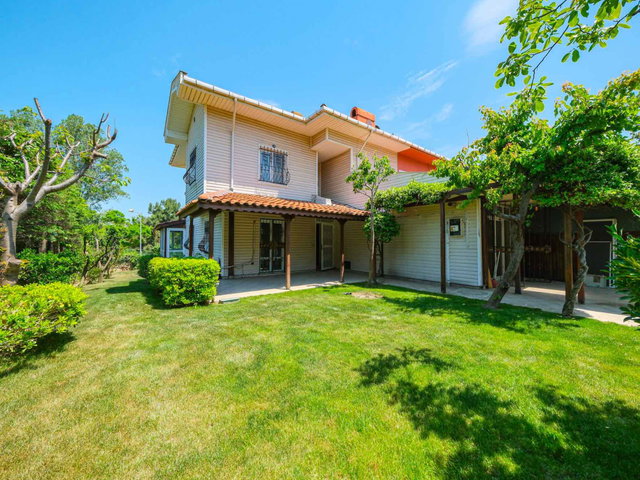 USKUMRUKÖY ARIKÖY'DE YAŞAMIN TADINI ÇIKARMAK ISTEYENLER IÇIN SATILIK MÜSTAKİL VİLLA ..